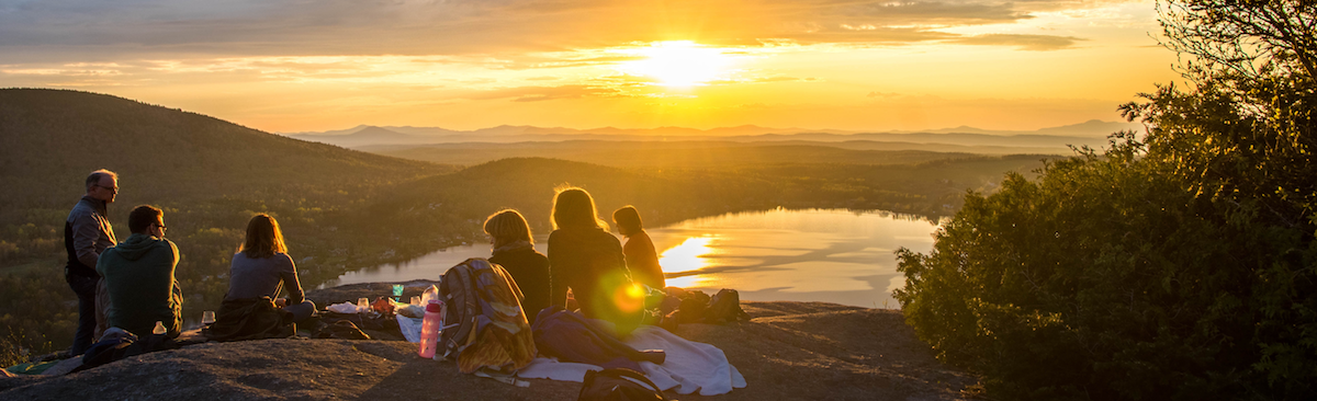 Picknick beim Sonnenuntergang