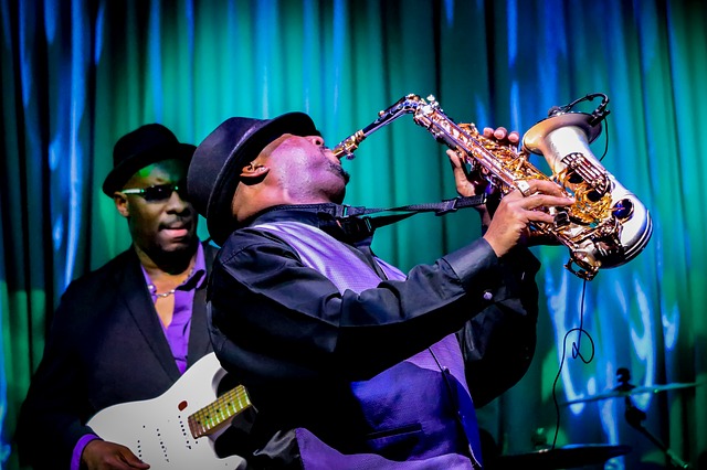 Eine Jazz-Band bei ihrem Auftritt | Rabatte Coupons