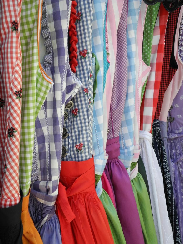Volksfestzeit ist Trachtenzeit: Die Dirndltrends 2019 1 dirndl 183675 1280 | Rabatt-Coupon.com | Überall sparen mit Gutscheinen