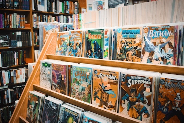 Comichefte im Regal | Rabatte Coupons