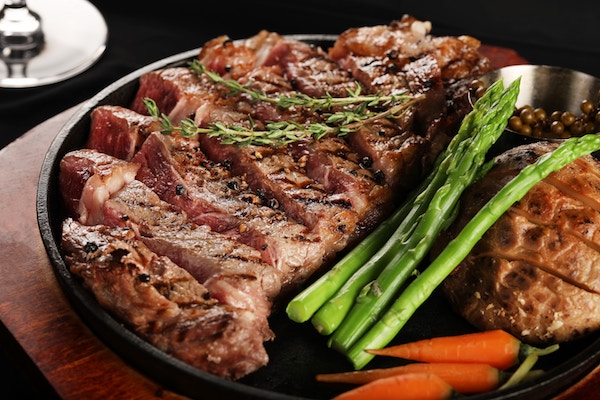 Ein Hauptgericht mit Fleisch | Rabattcoupons