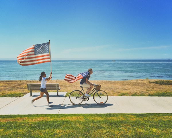 Die US-Flagge am Strand | Rabatte Coupons