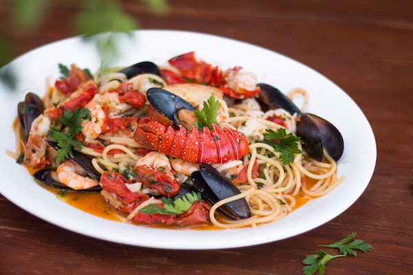 Ein Gumbo mit Nudeln und Meeresfrüchten | Rabatte Coupons