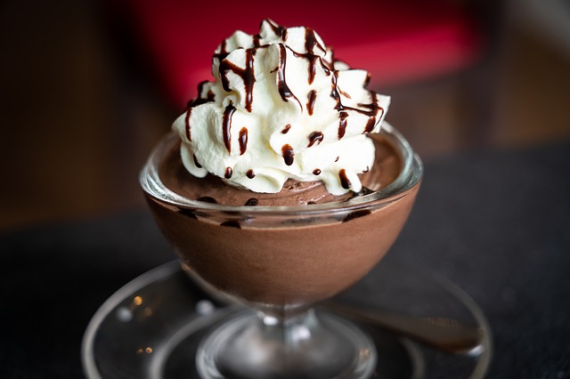 SChokoladenpudding mit Sahne | Rabatte Coupon