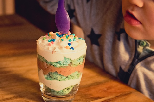 Ein geschichtetes Dessert | Rabatte Coupons