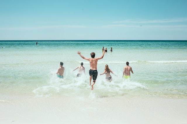 Schwimmen am Strand | gutschein medpex