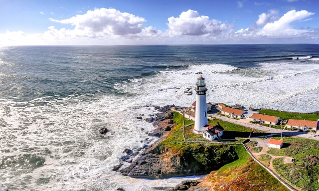 Ein Leuchtturm am Meer | Rabattcoupons