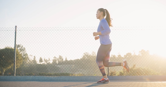 Eine Frau beim Joggen | rabatte coupons