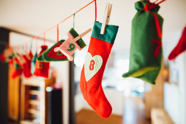 Ein Adventskalender in Form von Stiefeln zum selbst befüllen | rabatte coupons