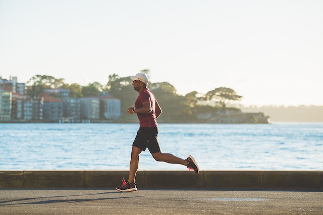 Ein Mann beim Joggen | rabatte coupons