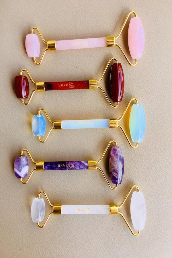 Gua Sha Anwendung | Gesichtsmassage lernen | Douglas Gutschein | www.rabatt-coupon.com