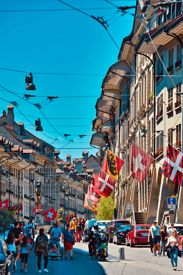 Spart jetzt bei lindt-chocoladen-club-gutschein im Urlaub beim Reisen in der Schweiz Alpen Regionen Reisen in der Schweiz www.rabatt-coupon.com