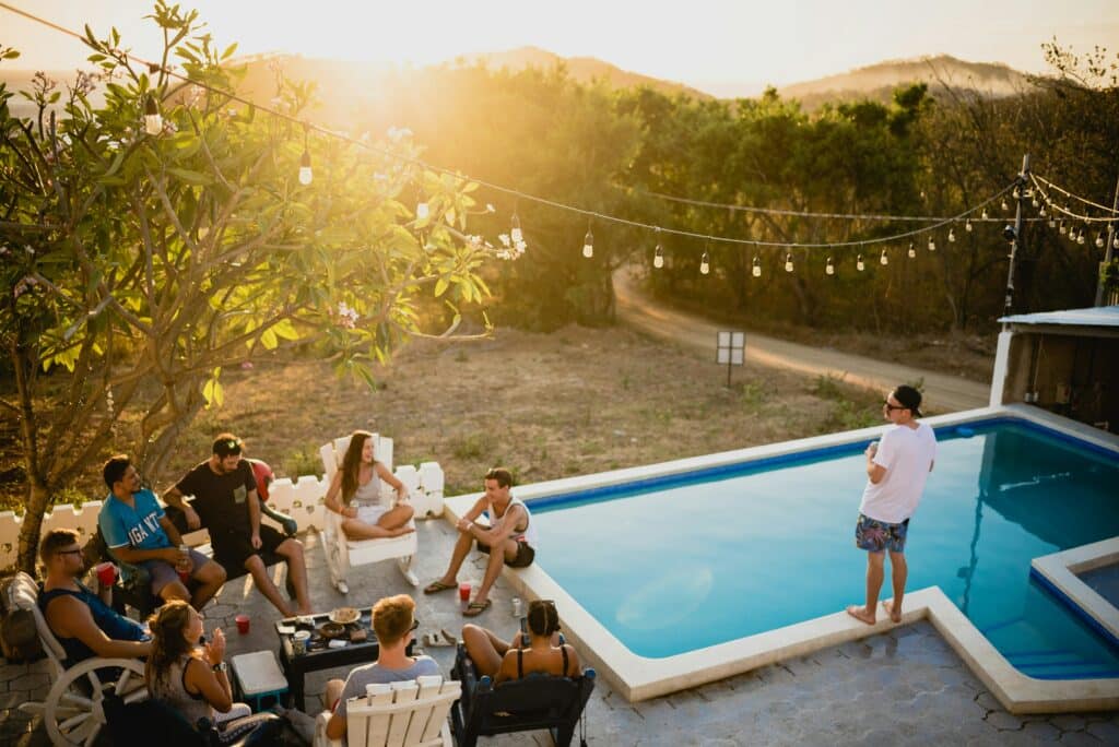 Der beste JGA: 10 praxiserprobte Ideen für euren Jungesellen- oder Junggesellinnen-Abschied 5 Gartenparty Pool