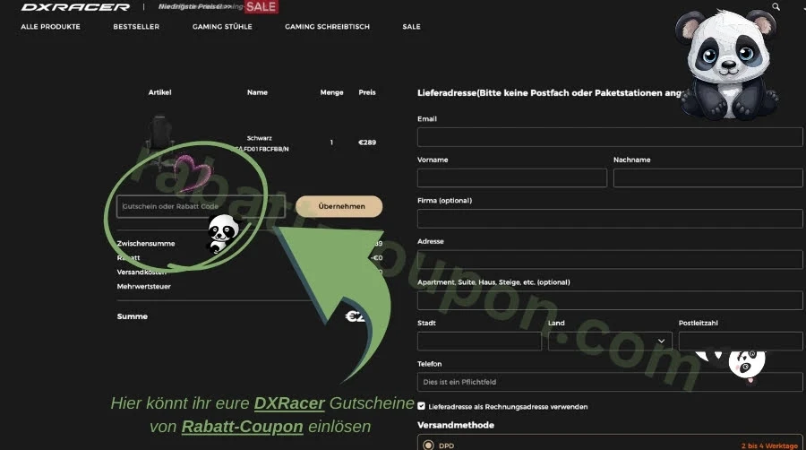 Das Bild zeigt den Warenkorb- und Kassenbereich des DXRacer Onlineshops mit einem Fokus auf das Eingabefeld für einen Gutscheincode. Ein grüner Pfeil weist deutlich auf das Feld „Gutschein oder Rabatt Code“ hin, in das ihr euren DXRacer Gutschein eingeben könnt, um beim Kauf zu sparen.