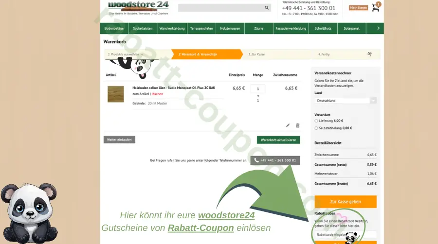 Auf dem Bild ist der Warenkorb von woodstore24 zu sehen. Unten rechts befindet sich ein Feld zur Eingabe eines Rabattcodes, mit dem sich der Endpreis reduziert. Darunter steht: *„Hier könnt ihr eure woodstore24 Gutscheine von Rabatt-Coupon einlösen“*, begleitet von einem kleinen Panda-Icon.