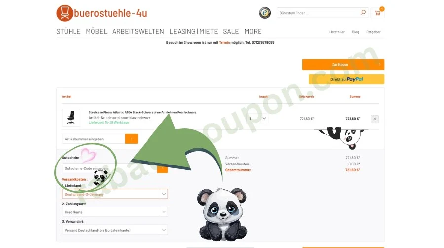 Der Screenshot zeigt den Warenkorb von buerostuehle-4u mit einem ausgewählten Bürostuhl und der Gesamtsumme von 72,60 €. In der linken Spalte befindet sich ein Eingabefeld für einen Gutscheincode, das mit einem grünen Pfeil und einem Panda-Icon hervorgehoben wird. Darunter können Versandland, Zahlungsmethode und Versandart ausgewählt werden.