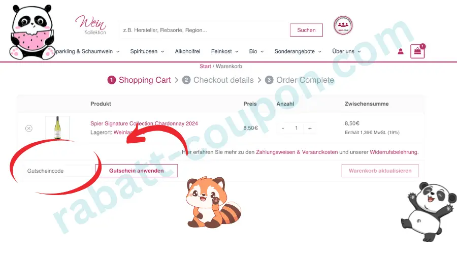 Das Bild zeigt den Warenkorb des Onlineshops Weinkollektion mit einer Flasche Wein, inklusive Preis, Menge und Zwischensumme. Links unter dem Produkt befindet sich ein Eingabefeld für einen Gutscheincode, das mit einem roten Kreis hervorgehoben ist. Oben sind Navigationsschritte wie Warenkorb, Checkout und Bestellabschluss zu sehen.