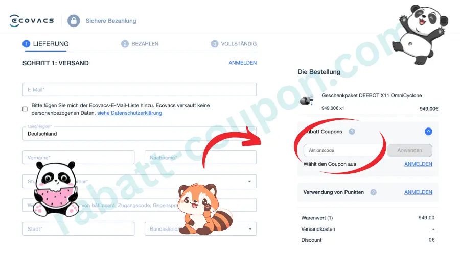 Das Bild zeigt den Checkout-Bereich eines Online-Shops mit einem Formular für Versand- und Kontaktdaten auf der linken Seite. Rechts ist eine Bestellübersicht mit einem Produkt, dem Gesamtpreis sowie einem hervorgehobenen Eingabefeld für einen Aktionscode zu sehen. Pfeile und Markierungen lenken die Aufmerksamkeit auf das Feld zur Eingabe eines Gutscheincodes.