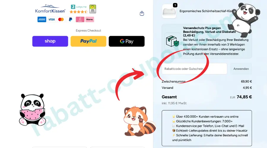 Das Bild zeigt den Warenkorb im Online-Shop KomfortKissen mit mehreren Zahlungsoptionen wie PayPal, Google Pay und Kreditkarte. Rechts ist eine Bestellübersicht mit Produkt, Versandkosten, Gesamtsumme sowie einem deutlich markierten Eingabefeld für Rabattcode oder Gutschein zu sehen. Grafische Elemente wie Pfeile und Symbole lenken die Aufmerksamkeit gezielt auf das Gutscheinfeld und erklären visuell, wo ein Rabatt eingegeben werden kann.