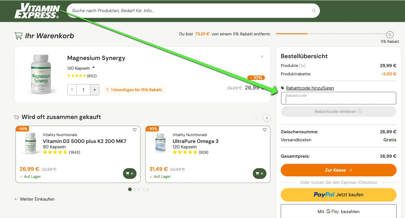 Screenshot vom VitaminExpress Warenkorb mit Rabattcode-Feld, in das ein Gutschein eingegeben werden kann.