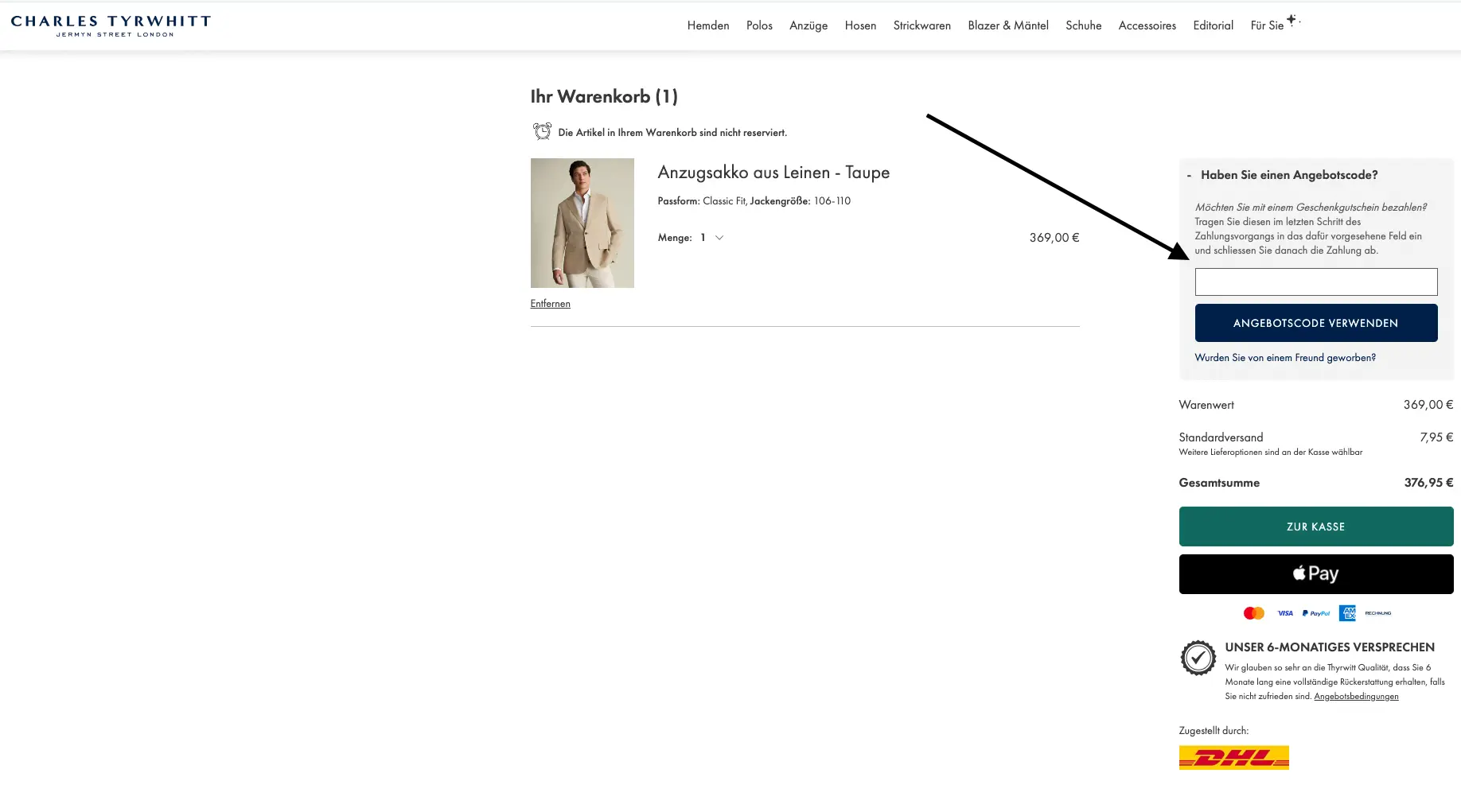 Screenshot des Charles Tyrwhitt Warenkorbs mit markiertem Eingabefeld für den Angebotscode auf der rechten Seite vor dem Bezahlvorgang.