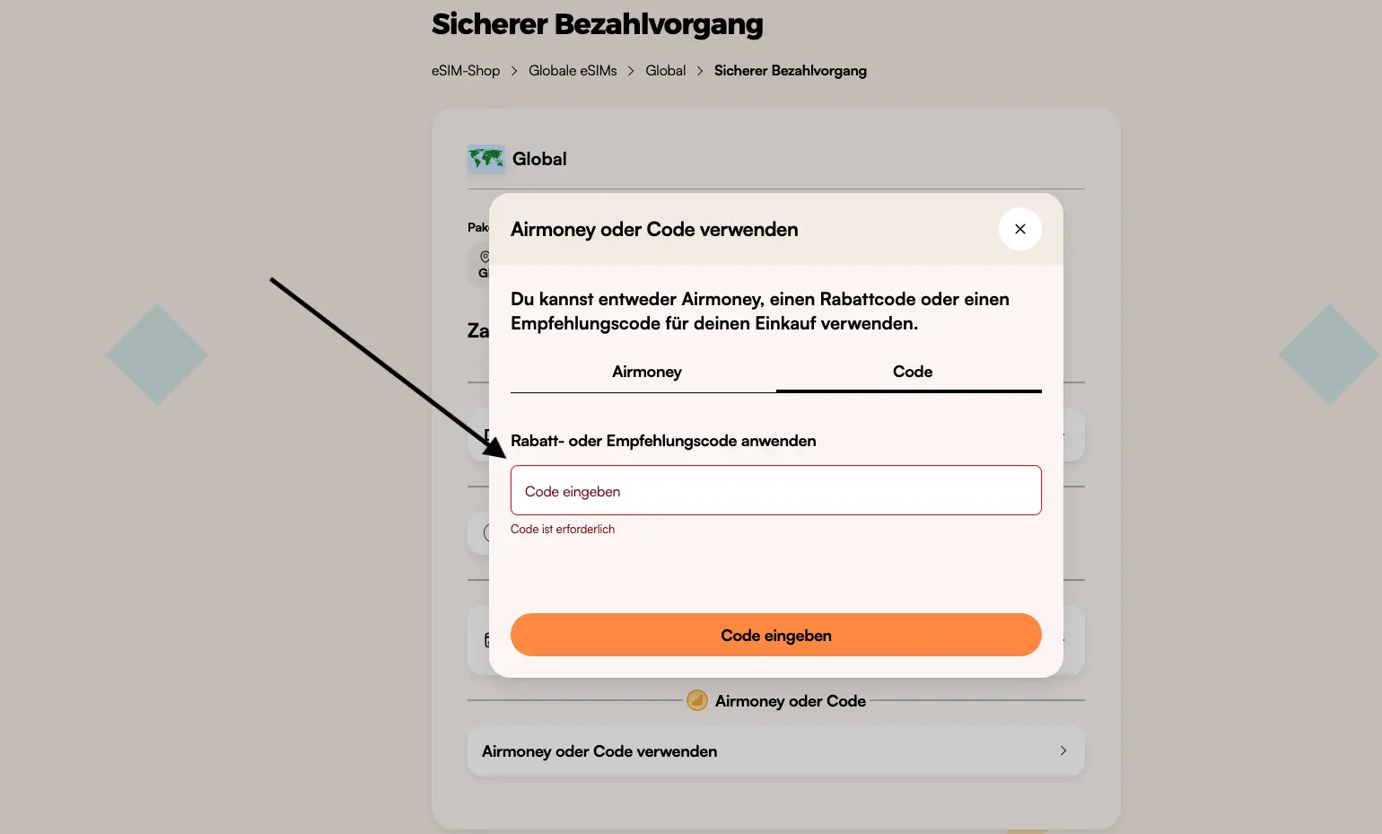 Airalo Gutscheincode im Bezahlvorgang eingeben – Pfeil zeigt auf das Rabattcode-Feld
